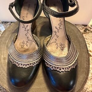 Bobbi Blu Black Heels with silver/beige Trim with Bows on Heels.  Size 10.